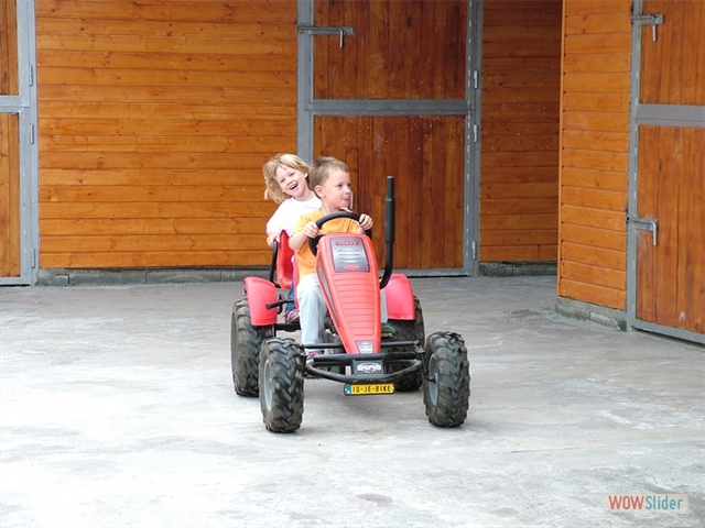 46 Speelskelter voor de kinderen