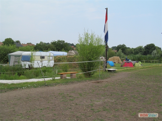 74 Veld4 groepsveld alleen tentjes 2013